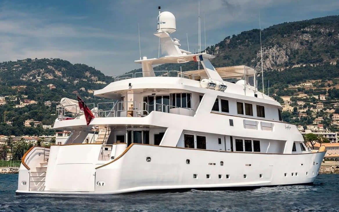 Yachts charter Navali Rossato 130